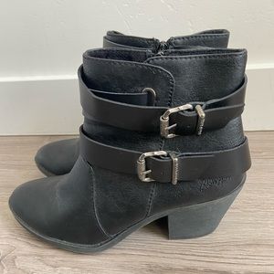 Blowfish Sworn Black Ankle Bootie Women’s Size 9